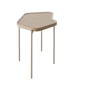 Storleken gör också att den både kan användas som solitär möbel, som vid ett skrivbord eller bredvid sängen, och i grupp.