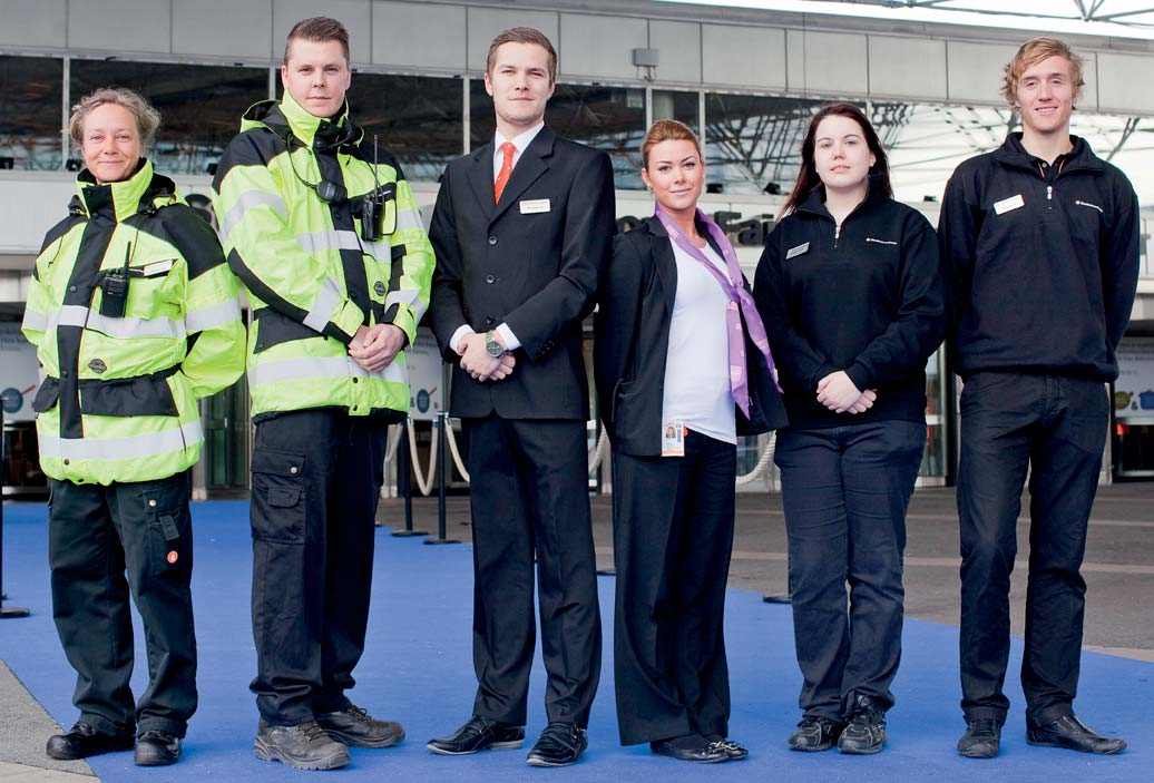 VÄRDAR OCH VÄRDINNOR Om du behöver extra hjälp i din monter kan vår serviceinriktade personal hjälpa till med tjänster så som tolkning, demonstrationer av produkter och tjänster och servering av