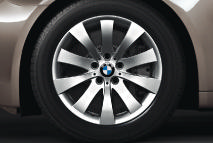 BMW lättmetallfälgar Stjärneker med olika däckstorlek; fram, J x 