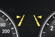 Speed Limit-information (ingår i körfältsassistenten) noterar informationen på vägmärken med hjälp av en kamera och visar föraren t ex gällande