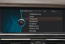 Visar de funktioner som styrs av kontrollreglaget (t ex navigation och radio).