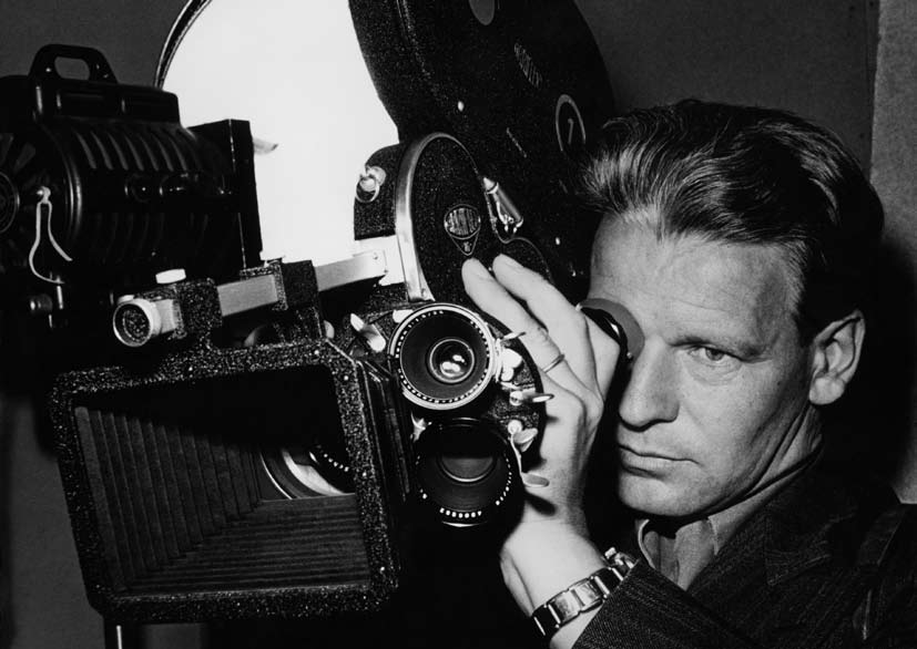 1957 blev Lennart fast anställd med uppgift att svara för TV:s filmgrupp. Han anställdes av Radiotjänst som i samma veva bytte namn till Sveriges Radio.
