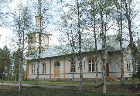 Tärendö kyrka - kyrkomiljö Tärendö by är uppdelad på flera bydelar kring Kalixälven. Kyrkan ligger i utkanten av den bydel som breder ut sig strax söder om bifurkationen.