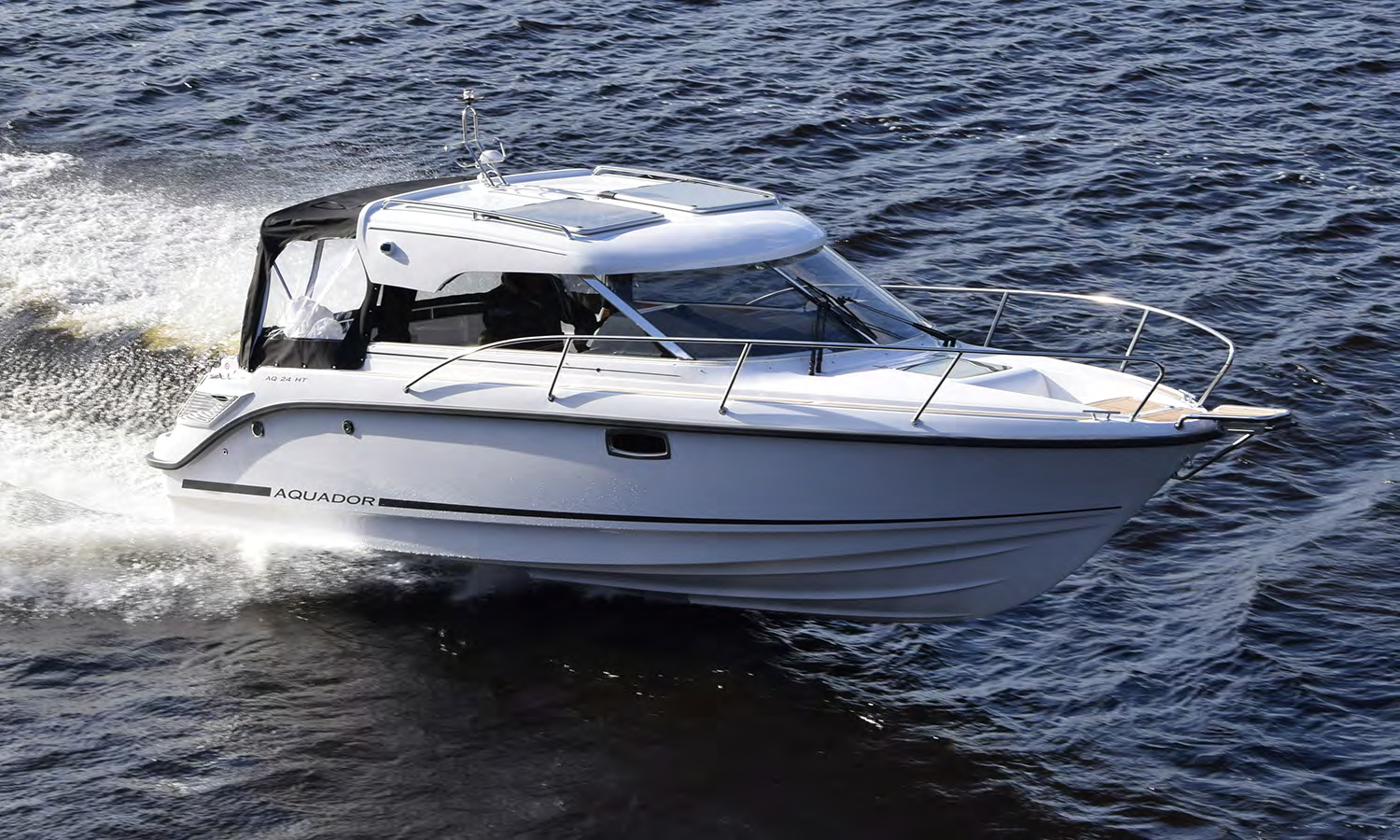 NYHET 2017 AQUADOR 24 HT med Mercury 4.5L DTS/B3 899 000.- Ord. pris: 1 091 900.