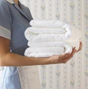 Hotellgäster som går ned tidigt på morgonen och paxar solstolar genom att lägga handdukar på dem, 21 % 10.