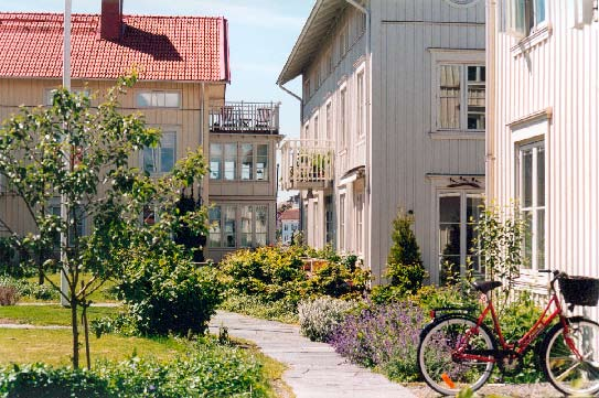 Knutbrädor Knutbrädor målas i samma kulör som fasaden.