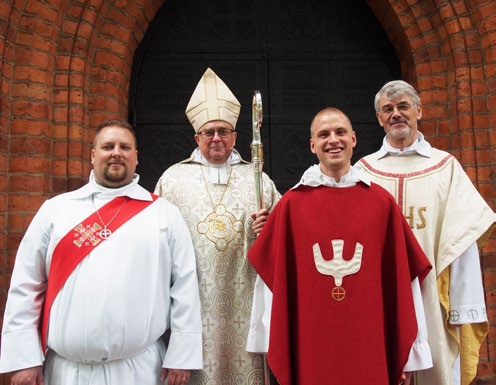 Den finns runt tusentals människors handleder och finns som konstföremål på många platser, bland annat i Linköpings domkyrka. Det finns ett antal olika pärlor, var och en med särskild symbolik.