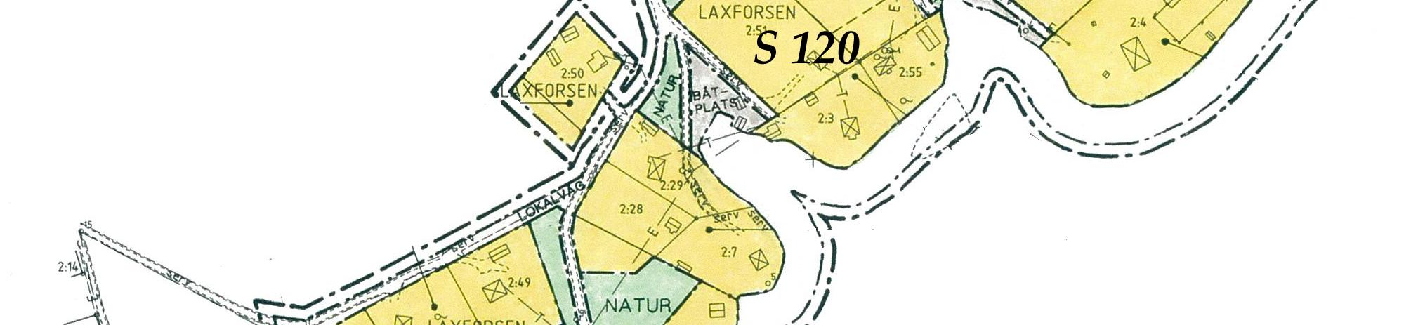 Planområdet gränsar till detaljplanen S 120 (kommunens beteckning), laga kraft juli 1996. Denna planläggning reglerar bostäder, naturområden och lokalgata.