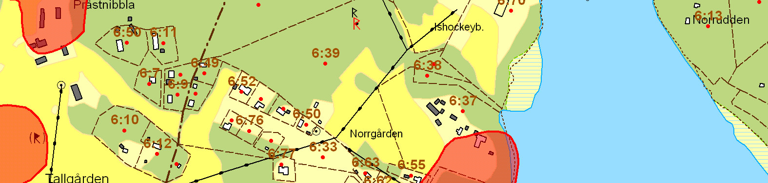 4(6) Affärsverksamheten lades ned 1971. Den ursprungliga byggnaden på Hillesskär 1:1, som utgörs av ett tvåvånings bostadshus i putsat tegel, har återställts efter en brand.