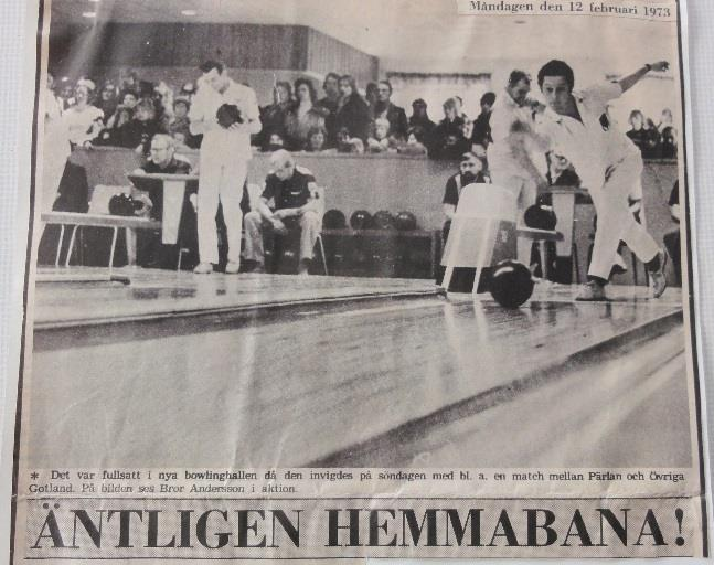 Den andra bilden visar Bror Andersson i invigningsmatchen Pärlan mot övriga klubbar.