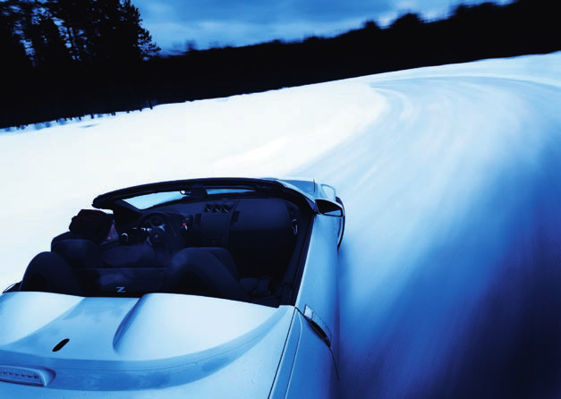 Nissan 350Z är kul med sitt hårda men ärliga uppträdande. 8 SEBASTIAN OM OPEL & NISSAN Opel GT körde jag med antispinn och esp i competetive mode, det vill säga ur.