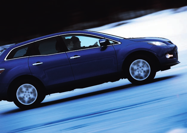 Mazda CX-7 är i grunden snabb och sportigt trevlig men esp-ingreppet är för ojämt! 6 Mazda CX-7 är stor och man sitter högt men du har roligt ändå.