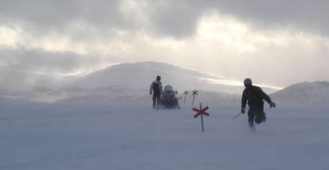 Snövattenekvivalentuppskatning med markradar Nils Sundström, LTU Distribuerade system för förbättrade snöoch avrinningsprognoser minska