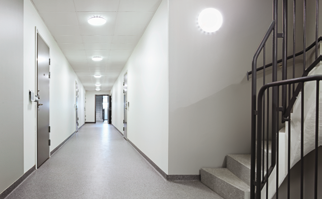 IKANO Fastigheter I Ikanos nya bostadsrätter i Helsingborg valde man att installera RS PRO LED S1 i trapphusen.