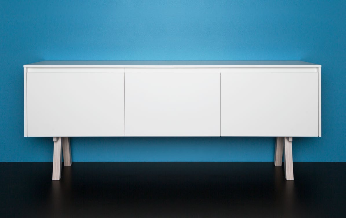 Soft miljömöbel Design SKAPA Design Studio Soft miljömöbel Miljömöbel Soft i vitlackerad MDF, vägghängd.