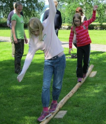 Tillsammans gestaltar vi hoppet om en mera rättvis och hållbar värld. Två barnläger i sommar Tjejläger för mellanstadiet, i Alsens församlingshem den 23-26/6.