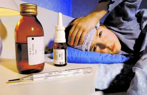 Sjukdomsbild vid influensa Inkubationstid: 3 dagar (1-7) Vanligast: Hög feber, hosta, muskelvärk. Självläkande.