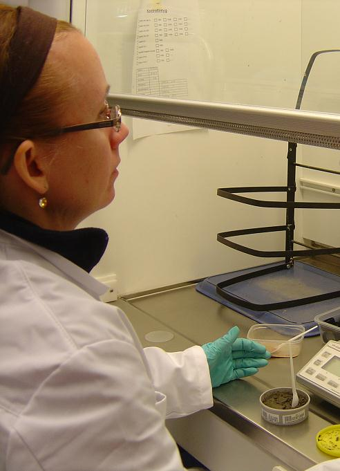 Provets väg genom laboratoriet Provdelning Vid provdelningsstationen görs ett provuttag för invägning av provet för analys av torrsubstans