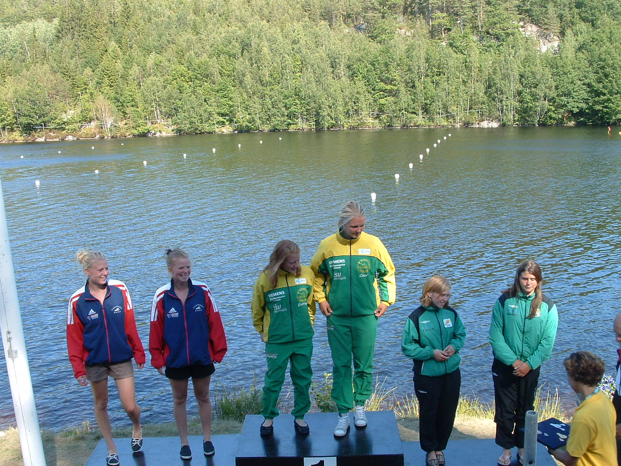 Prisutdelning D18 K2 5000m Cecilia Velins 2 brons på K1 (200 meter och 1000 meter), hon slog här flera tjejer som är uttagna till Junior EM.