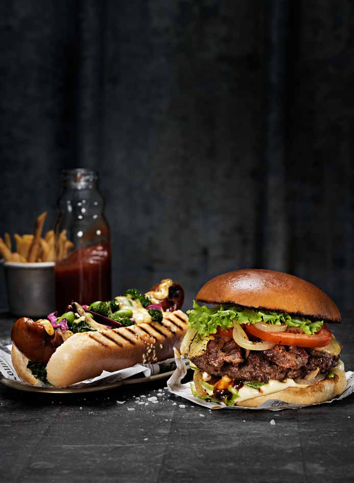 Trend Nyhet Glaserade bröd ger premiumkänsla För att svara på efterfrågan av premiumbröd som ger dina portioner ytterligare mervärde, har vi tagit fram nyheterna Glazed Burger Bun och Glazed Hot Dog