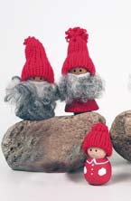 44143-1204 Tomte. Höjd 40 mm. 44302-1204 Älg mini röd. Höjd 45 mm.