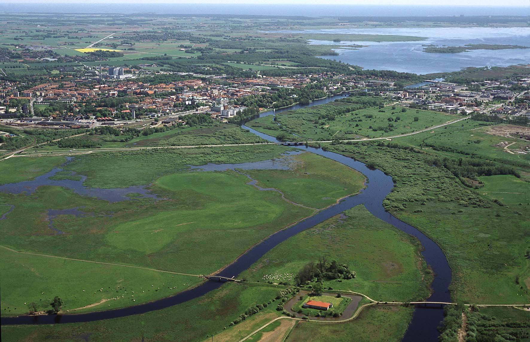 Active stewardship of Earth s life-support Systems Fler och fler exampel på ecosystem management av hela landskap och havsskap och dess mångfald, även i urbana miljöer.