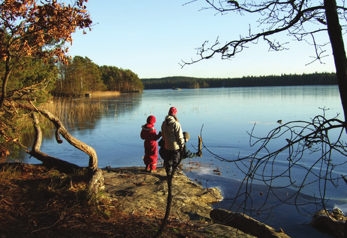 Isen har lagt sig på Finnsjön vintern 2009. Fotograf Karin Meyer. STRATEGISKA FRÅGOR Det övergripande syftet med översiktlig planering är att ge förutsättningar för ett gott liv.