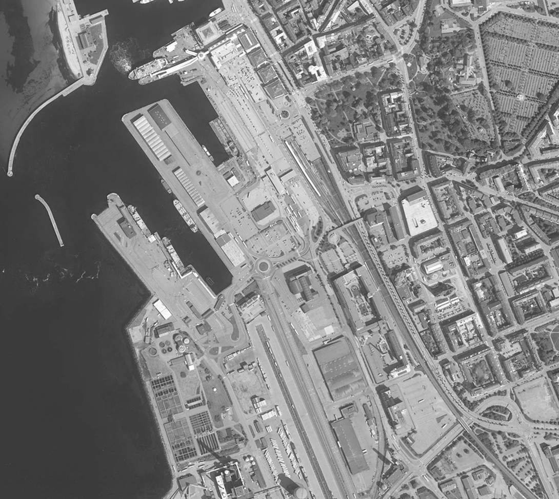 83 TRAFIK Gång- och cykeltrafik Ett cykelstråk går längs med Bredgatan vidare till Knutpunkten och det övergripande cykelnätet i staden.
