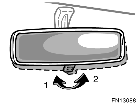 RATT OCH SPEGLAR 111 Avbländbar inre backspegel Invändig backspegel med automatiskt bländningsskydd Ställ in spegeln så att du nätt och jämnt ser bilens bakvagn genom den.