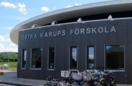 Skivan Zenit blev valet på Östra Karups förskola Projektnamn: Östra Karups förskola (Ref.id 8351 ) Produkt: URBANNATURE Cembrit Zenit i färgerna Luna och Orcus på ett FS1 montage.