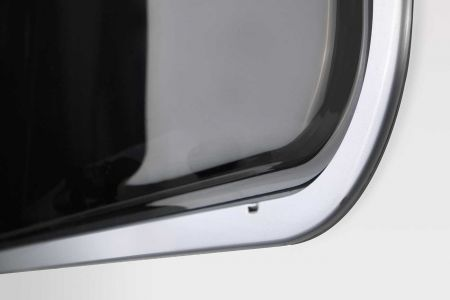 Skydd underifrån Perfekt chassi Ostörd privatsfär Med sitt slitstarka glasfiberarmerade undergolv är fordonen på bästa sätt rustade mot väderrelaterade skador.