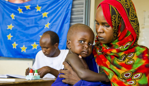 ETT UTTRYCK FÖR SOLIDARITET Genom att tillhandahålla humanitärt bistånd försöker EU och dess medlemsstater rädda liv och minska mänskligt lidande till följd av krig, konflikter, naturkatastrofer och