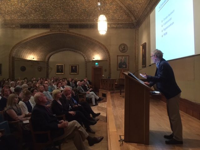 AKTUELLT 3 X Herlitz Symposium Johan Herlitz, kardiolog och professor vid Högskolan i Borås har vid tre \llfällen under våren \llägnats ea symposium med anledning av aa han nyligen fyllt 67 och