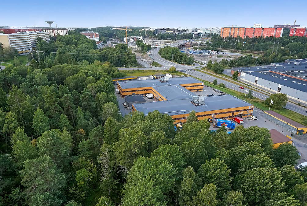 Under det fjärde kvartalet förvärvades Ackumulatorn 1 i Huddinge omfattande 9 3 kvadratmeter uthyrningsbar area samt 14 3 kvadratmeter friköpt markarea.