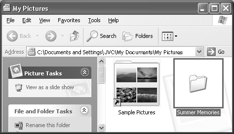Att kopiera filer till din datorn (Windows ) Stillbilds- och videoklippfiler som lagras på ett minneskort kan kopieras till din dator och där spelas av på datorn.