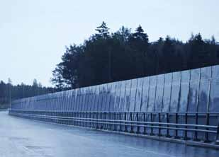Hammerglass 12 mm monterat i befintliga stolpsystem vid Ahvenkoski bro, längs sträckan
