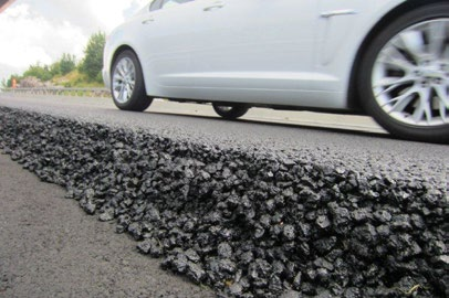 Under perioden 2003-2009 lades minst 13 objekt med två lager av dränerande asfalt (ref.21). Största nominella stenstorlek i slitlagret har i något fall varit 8 mm men huvudsakligen 11 mm.