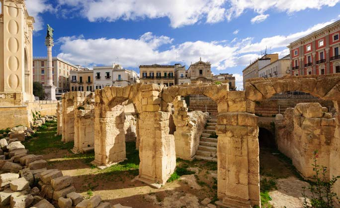 Amfiteatern i Lecce Dag 5 Lördag 7 okt F+M Bari Bari är en universitetsstad med en betydande hamn. Härifrån går passagerarfartyg till bland annat Kroatien på andra sidan Adriatiska havet.