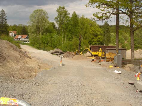 Mellan Solsäter och Skälsätravägen byggs vägen ut, med 6,0 meters