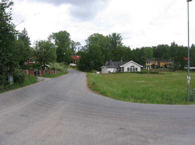 Vägstandarden utmed Skälsätravägen är god avseende kurvor förutom i