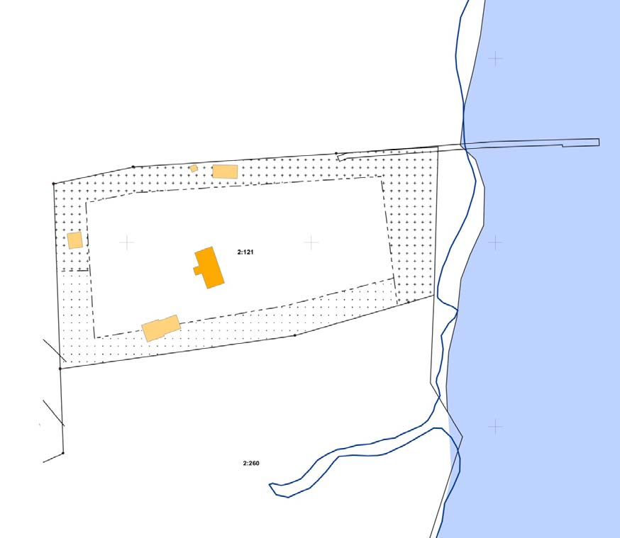 Ritning visar fastigheten Kaggebo 2:121 med nuvarande bebyggelse. Prickmarken visar område som inte får bebyggas, kryssmark visar område som får bebyggas enbart med komplementbyggnad.