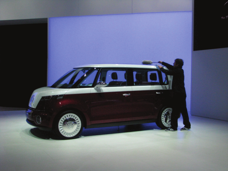 Volkswagen Med Bulli har VW än en gång gjort en retro-minibuss, kanske denna gången faktiskt för tillverkning.