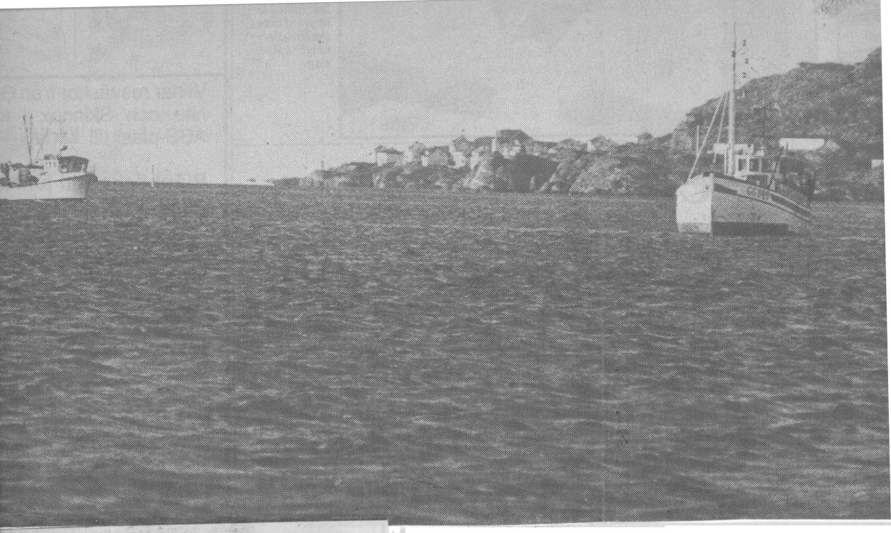 GP 1987 Kommendör kom ombord Jakt på ubåtar inget för fiskare Fiskebåtar låg - i går och bevakade inloppet till Hakefjorden.