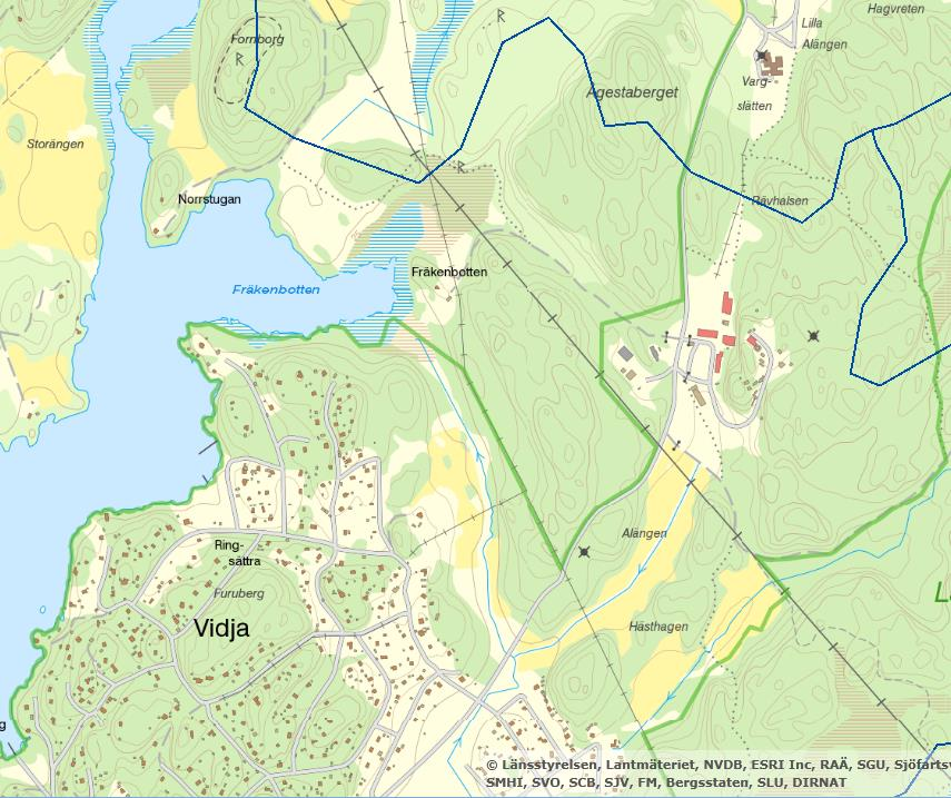 Figur : karta över brandövningsplatsen och dess avrinningsområde (blå linje)som avrinner ner mot Orlången (Källa VISS).