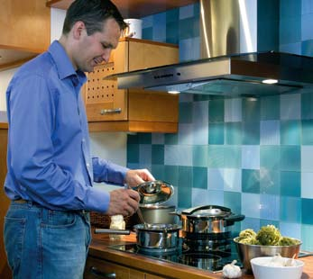 Med ILMO spiskåpor sätter du din egen profil på köket Spiskåpan har en central roll i ventilationssystemet i en bostad och det är viktigt att den har bra osuppfångning och arbetar tyst.