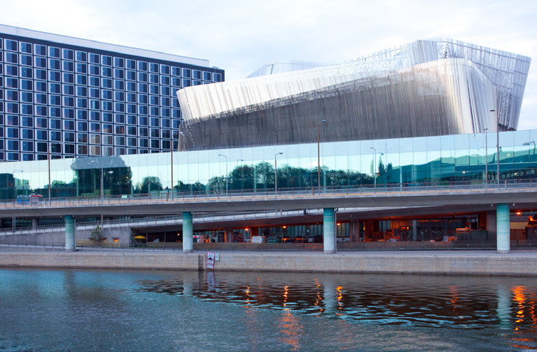 Tillsammans kommer de tre anläggningarna att bilda en av de främsta mötesplatserna i Västsverige, endast 10 minuter från Göteborg.