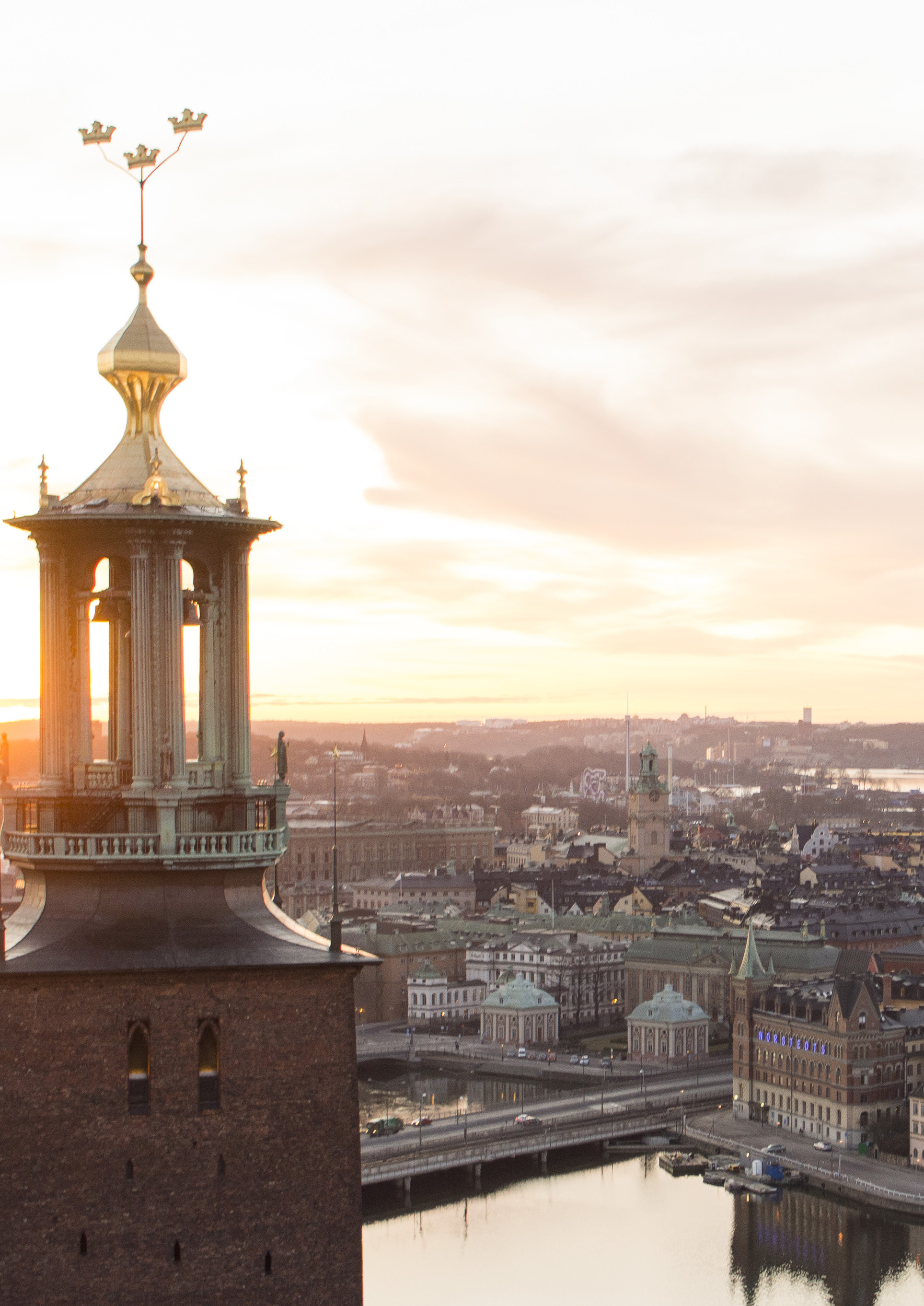 FORTSATT TILLVÄXT i storstadskommunerna STOCKHOLM ADAM SIVERTSSON adam.sivertsson@annordia.com UNDER ÅRETS NIO FÖRSTA MÅNADER ökade antalet belagda rum i storstadskommunerna med knappt sex procent.