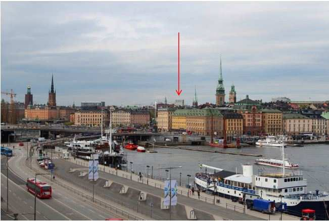 22 (31) Dp 2010-18583-54 Den låglänta topografin, spårområdet och Centralbrons ramper gör att det bildas en bred kil, från vattenfronten långt in på Norrmalm.