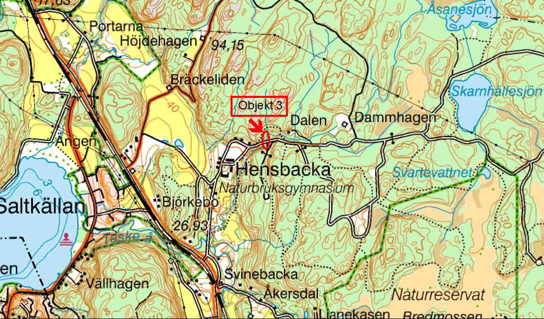 Åtgärdande/lösning Trumman kan bytas ut och/eller läggas om, så att den hamnar lägre och stalpet försvinner, men eftersom trumman ligger på berg får man sannolikt spränga för att få ner den.