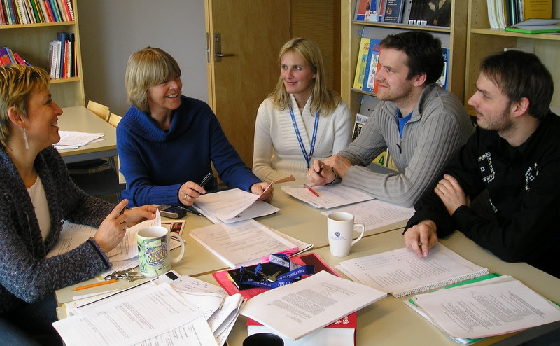 Tine Wedege is a guest professor at the Norwegian University of Science and Technology. Here she is leading a Ph.D. seminar at the Norwegian Center for Mathematics Education, Trondheim 2006.